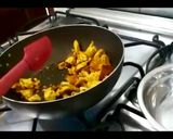 Foto do passo 2 de Macarrão ao molho de frango, calabresa e camarão
