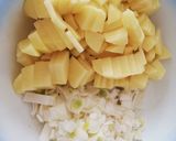 Foto del paso 1 de la receta: Tortilla de patata y cebolleta