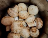 A picture of step 1 of Mushroom matar.