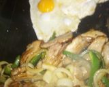 Foto del paso 2 de la receta: Colita de cuadril de cerdo con verduras y huevos