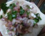 A picture of step 2 of Pyaz parantha.