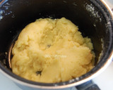 Foto langkah ke 1 dari resep Sus/soes vla vanilla, kokoh banget (tanpa mixer) 👌.