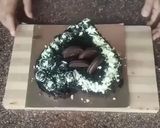 A picture of step 7 of Oreo biscuit cake.