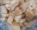 Hình bước làm 1 của món Ngó sen xào tàu hủ