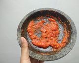 Foto langkah ke 2 dari resep Sambel terasi tomat matang.