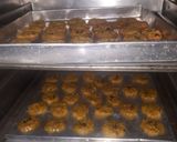 Foto langkah ke 3 dari resep Buttercookies renyah gurih kurma kismis.