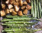 Hình bước làm 1 của món Bò, Măng Tây và Khoai Tây Nướng (Marinated Ribeye Steak - Butter Garlic Parmesan Roasted Potatoes)