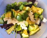 Foto del paso 2 de la receta: Ensalada fresca de aguacate mango y mozzarella