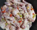 Foto del paso 2 de la receta: Guiso de arroz 🍚 reciclando los menudos de pollo 🐥