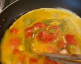 A picture of step 1 of Stir-Fried Eggs with Tomato.