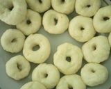 Foto langkah ke 2 dari resep Donat tanpa telur.