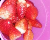 صورة لخطوة 1 من وصفة زبادو فراوله 🍓