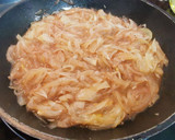 Foto del paso 2 de la receta: Coca de Cebolla confitada con Sobrasada