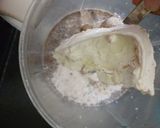 A picture of step 2 of Chocolate vanilla milkshake.