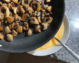 Foto del paso 1 de la receta: Tortilla de champiñones para cena
