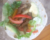 Foto del paso 5 de la receta: Tortillas de carne de ternera con verduras, aguacate y tomate