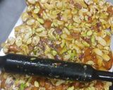 ડ્રાયફ્રુટ ચીક્કી (Dryfruits Chikki Recipe In Gujarati) રેસીપી સ્ટેપ4ફોટો