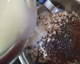 A picture of step 2 of Chocolate banana overnight oats.
