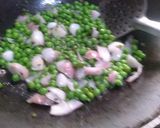 A picture of step 2 of Peas Pulao.