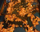 Savanyú káposztaágyon sült tejszínes csirkecombok recept fázis 1 fotója