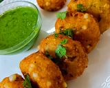 A picture of step 8 of Sabudana Vada.