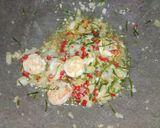 Foto langkah ke 5 dari resep Nasi Daun Jeruk Udang.