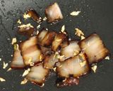 รูปขั้นตอนการทำที่ 3 ของ หมูน้ำค้างผัดกะหล่ำปลี