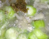 A picture of step 3 of Sop ceker ayam + oyong/gambas/blutru.