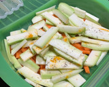 Foto del paso 2 de la receta: Salmón con verduras en Lékué / Salmón con limón en Lékué
