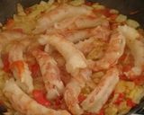 Foto del paso 4 de la receta: Fideos Bucattini con langostinos salteados