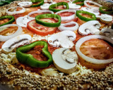 Foto del paso 7 de la receta: PIZZA Caprese con Chorizo Español y Olé...!
