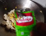Foto langkah ke 3 dari resep Oseng Tahu Telur.