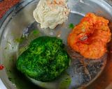 तिरंगा मठरी (tiranga mathri recipe in Hindi) रेसिपी चरण 2 फोटो