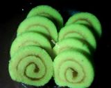 Foto langkah ke 10 dari resep Bolu gulung putih telur.