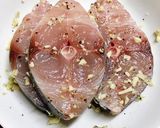 Hình bước làm 1 của món Cá Thu Chiên Nước Mắm Tỏi