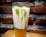 Foto langkah ke 2 dari resep Mangga matcha latte.