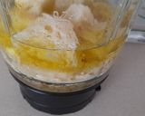 A picture of step 1 of Peanut Ajoblanco.
