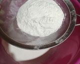 A picture of step 3 of Frosting sugar cookies.