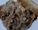 Foto langkah ke 6 dari resep Spring Roll Ayam Jamur.