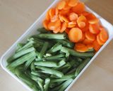 Foto langkah ke 1 dari resep Buncis campur-campur oseng wiken.