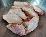 รูปขั้นตอนการทำที่ 1 ของ ปีกไก่ทอดน้ำปลา