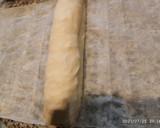 Foto del paso 6 de la receta: Palmeritas de hojaldre con mortadela y queso