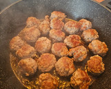 Foto del paso 4 de la receta: Albóndigas con salsa de portobellos y parmesano