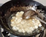 गार्लिक मशरूम (खुंभी) (garlic mushroom reicpe in Hindi) रेसिपी चरण 2 फोटो
