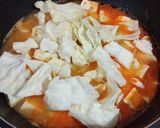 Foto langkah ke 2 dari resep Sundubu Jjigae (Sup Tahu Pedas).