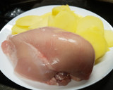 Foto del paso 1 de la receta: Timbal de patata y pechuga de pollo con salsa de vino tinto