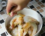 Foto langkah ke 1 dari resep Udang Goreng Mentega.