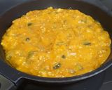 A picture of step 3 of Spanish omelette with sweet potato.