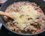 Une image de l'étape 20 de Gratin d'aubergines au porc, tomates et emmental.