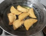 A picture of step 5 of Dahi Gujiya.